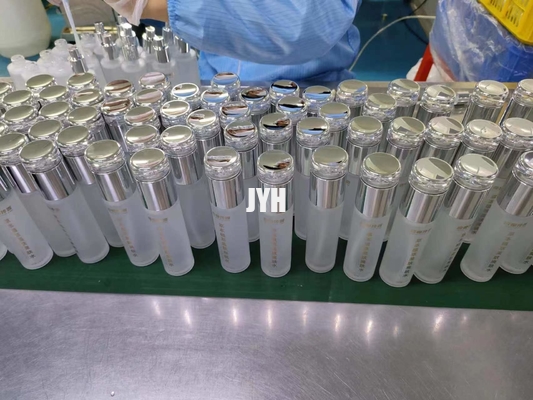 ผลิตภัณฑ์ดูแลผิว OEM ที่ปราศจากความโหดร้าย 100ML Anti Aging Purple Perilla Moisturizing Toner
