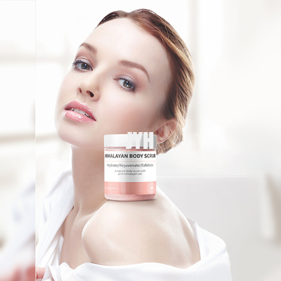 กลิ่นไม่หอม สินค้าดูแลผิวหนัง OEM กําจัดเซลล์ผิวหนังตาย สีชมพู Exfoliator สีฮีมาเลียนเกลือผัดร่างกาย
